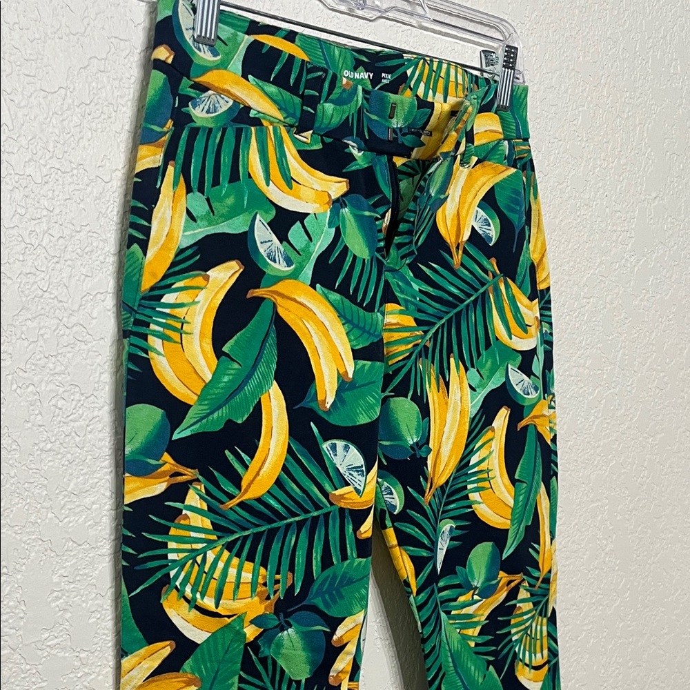 Old Navy Women’s Size 2 Green Tropical Banana Print Pixie Ankle Pants - Picture 7 of 11